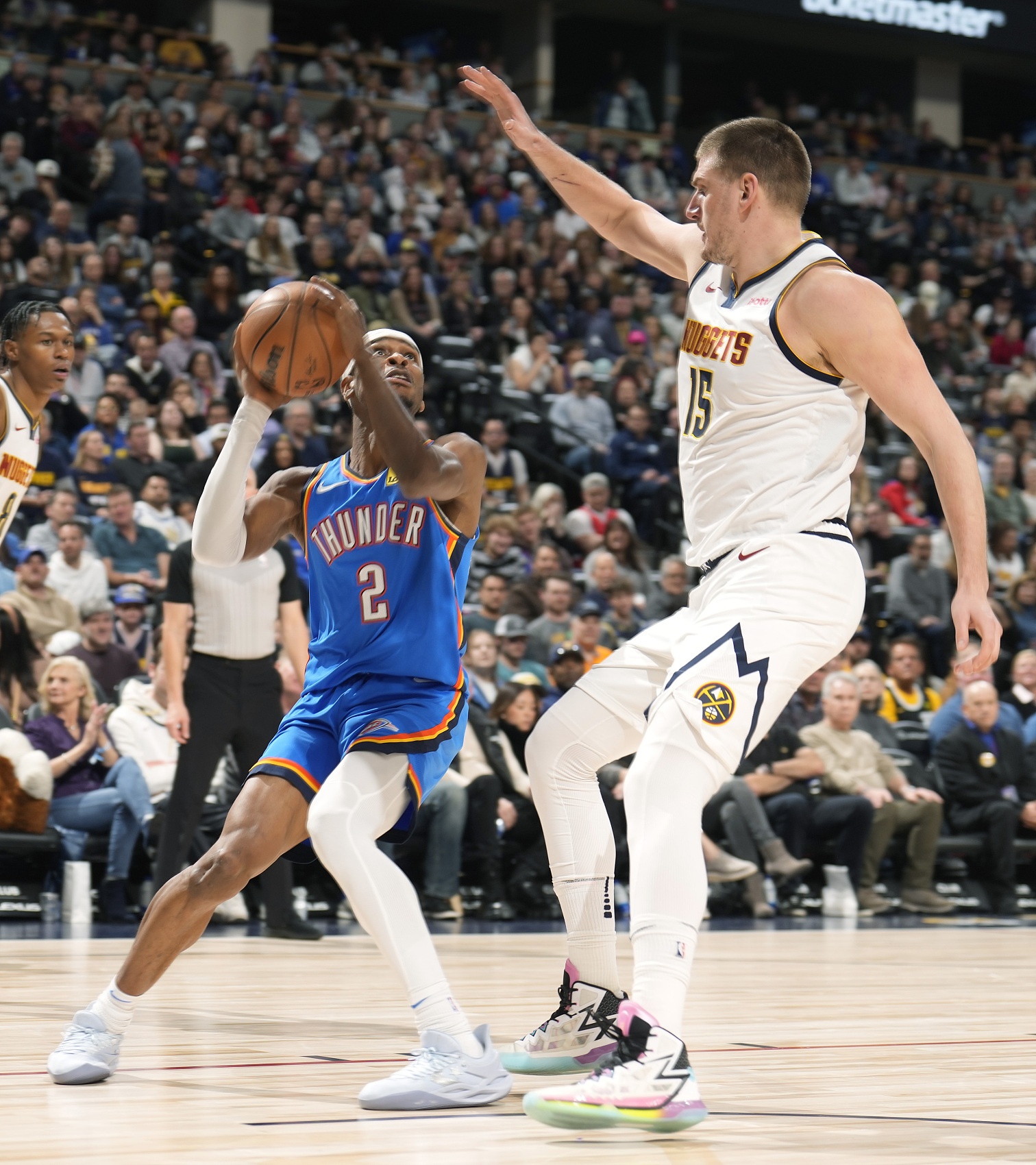 戈登:约基奇数据比SGA好&更值得MVP 他在场掘金是联盟最佳球队